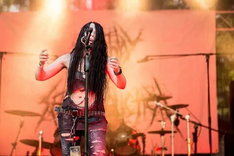 Gateway to Selfdestruction Rock unter den Eichen 2019 25.jpg.