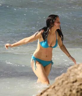JENNIFER LAWRENCE in Bikini on a Beach in Hawaii - HawtCeleb