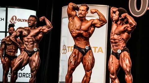 Why Chris Bumstead DOMINATES Classic Physique - YouTube