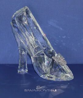 NEW Disney Cinderella Slipper Swarovski Crystal LE 50/400 Gl