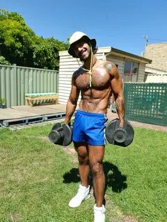 Ollie_Kelev בטוויטר: "Backyard workout with plenty of sunscr