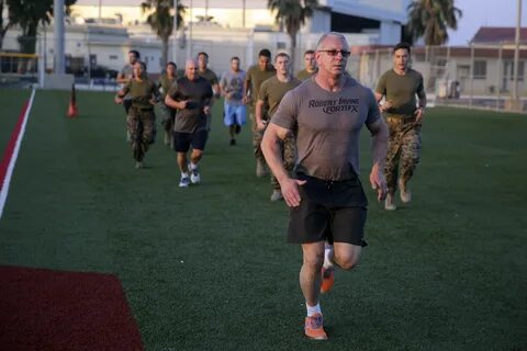 File:Chef Robert Irvine spends time with Marines in Italy 16