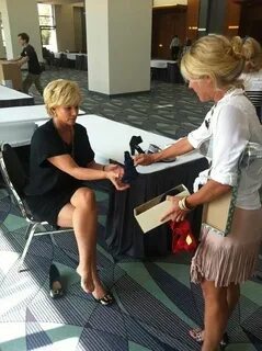 Joan Lunden Feet (18 photos) - celebrity-feet.com