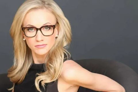 Katherine Timpf - How tall is she? - Height, Weight and Body