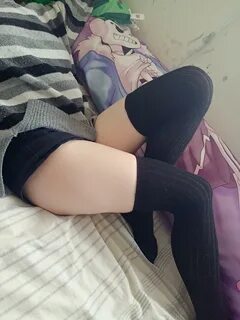 Thigh Gifs Scrolller NSFW