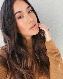 Eva Lovia Wiki, Biography, Age, Height, Weight, Boyfriend, N