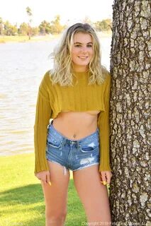 Isabelle FTV Girls The Best Kind Of Crop Top / Hotty Stop