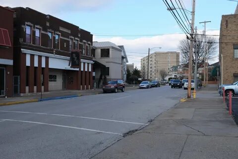 File:Market Street in Parkersburg, WV (25748050326).jpg - Wi