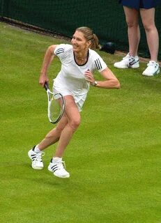 File:Steffi Graf (Wimbledon 2009) 2.jpg - Wikimedia Commons