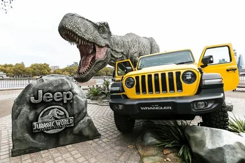 T.rex shocks Londoners to promote the new Jeep Wrangler and 