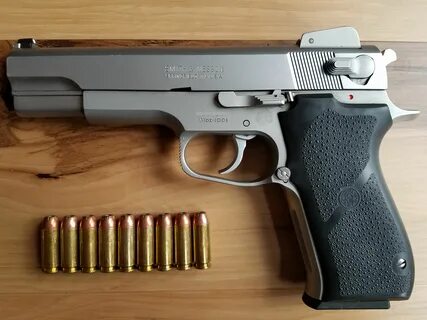 Smith and Wesson 1006 10mm - Imgur