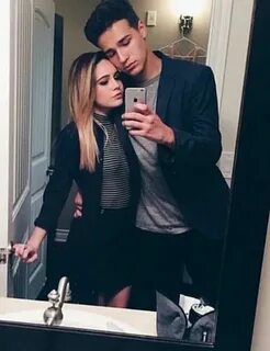 mirror selfies Romantic couples photography, Cute relationsh
