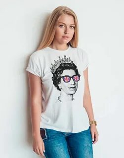 Cool Queen T-shirt Elizabeth II Queen of the United Kingdom 