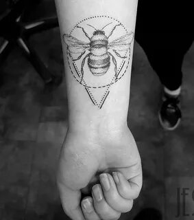 190 Bee-autiful Honey Bee Tattoo Designs with Meanings, Idea