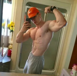 bare-chest-fit-muscle-biceps-flex-bad-boy-selfie.