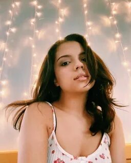 Cree cicchino boob size