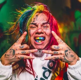 Москва Рэпера Tekashi69 посадят, если он не сдаст школьные э