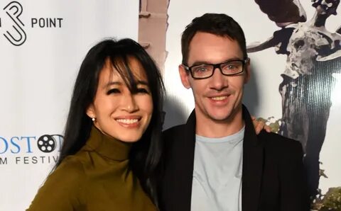 Jonathan Rhys Meyers & Mara Lane Make Rare Red Carpet Appear