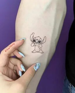 Stitch mini tattoo Идеи для парных тату, Мини татуировки, Та
