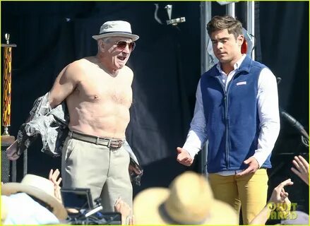 Zac Efron & Robert De Niro Have a Shirtless Body Contest in 