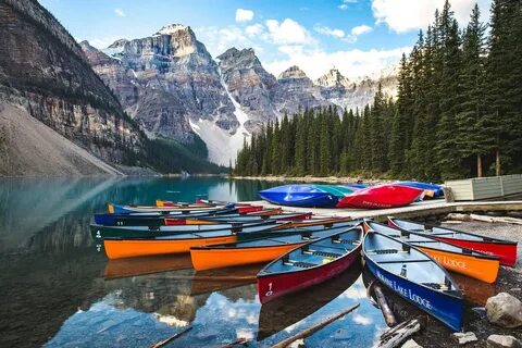 100+ Beautiful Moraine Lake Pictures Download Free Images on