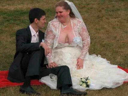 Hilariously Ugly and Dumb Wedding Dresses That Will Make You