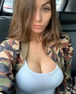 Hot Car Selfies (38 pics)