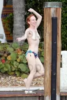 Comedian Kathy Griffin Dances Topless By A Road In Miami Can