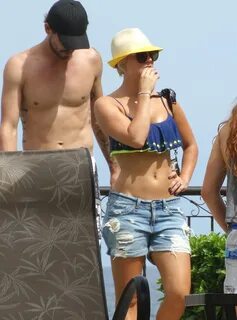 Kaley Cuoco Bikini 2014 -06 GotCeleb