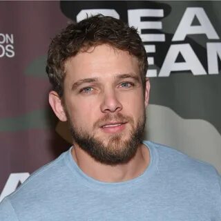 How "SEAL Team" Star Max Thieriot Got Ripped To Play A Navy 