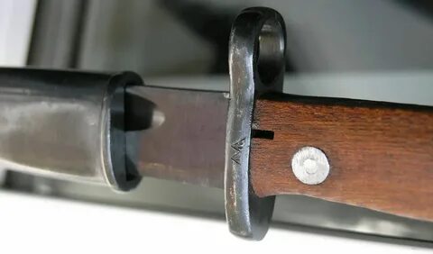 Югославский штык-нож для Mauser98K/M48 на фотоссесию