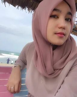 Kumpulan ABG / Cewek cantik berkerudung jilbab baju sederhan