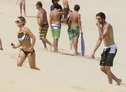 Kaley Cuoco in bikini 2014 -31 GotCeleb