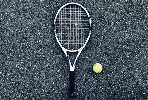 How to Regrip a Tennis Racket - Tennis Web