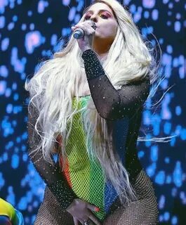 Meghan Trainor Sexy Ass On Stage - Fappenist