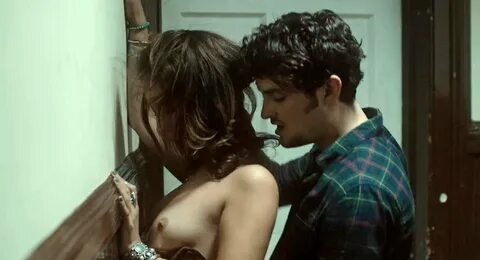 Stella Maeve Topless Sex Scene On ScandalPlanetCom