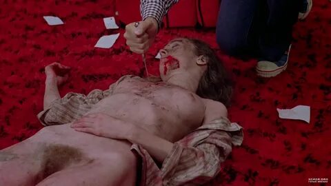 Голая Камилль Китон без сознания - День женщины (1978) XCADR