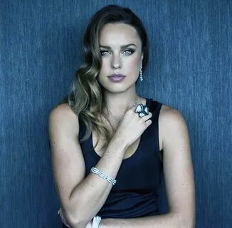 Jessica McNamee Sexy Feet and Naked Movie Photos - Leaked Di