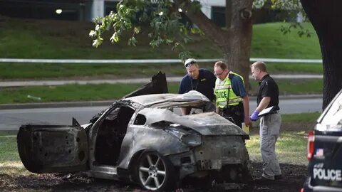 Ward Parkway vehicle engulfed in flames; 1 dead in crash The