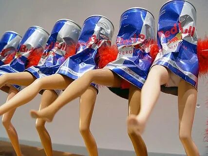 Скульптуры из банок Red Bull (23 фото)