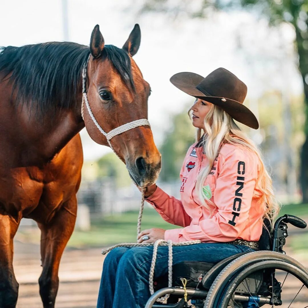 Amberley Snyder в Instagram: "🏔 We will not be shaken 🏔 Psalm 16