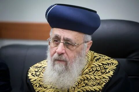 As 4 cops hurt in fresh clashes, chief rabbi slams 'delinque