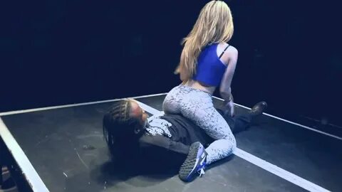 Blonde Girl Surprises Crowd With Miley Cyrus Twerk At Booty 