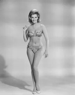 Nancy Kovack Bikinis, Vintage swimsuits, Skimpy bikinis