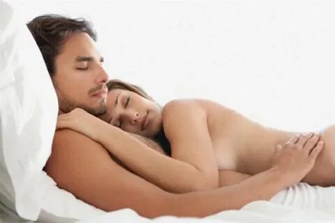 5 beneficios de dormir desnudos en pareja e-consulta.com