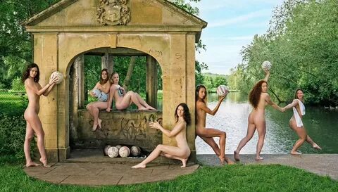 Студентки из Кембриджа снялись на улице совершенно голыми ра