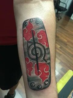 This is the other tattoo completed right after mine. Our art