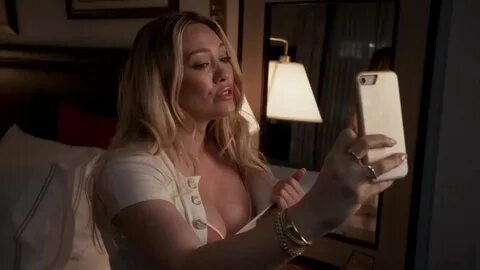 Nude celebs: Hilary Duff - GIF Video nudecelebgifs.com