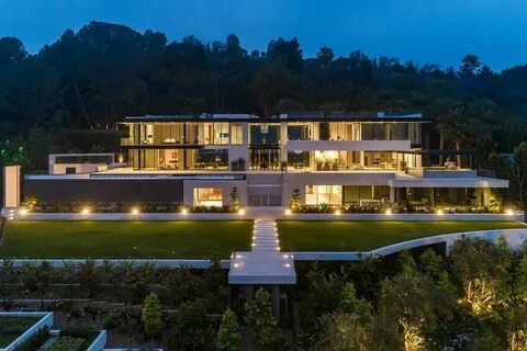 Celebrity surgeon goes 'all in' on $180 million Bel Air mans