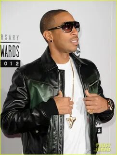 Full Sized Photo of chris brown ludacris swizz beatz amas pe